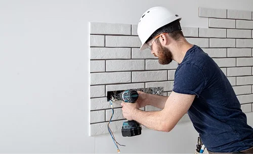 electricians-in-westminster-md-installing-electrical-sockets